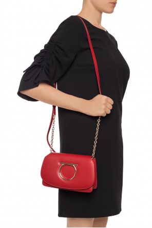 Shoulder bag with a logo, zdjęcie 2 Shoulder bag with a logo od Salvatore Ferragamo